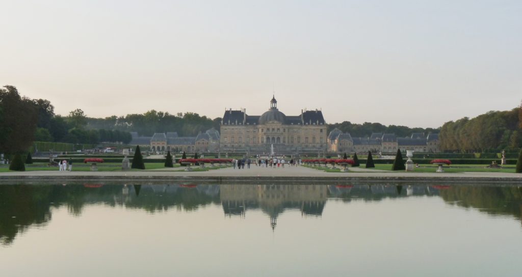 Accéder à la galerie complète (Vaux-le-Vicomte) - Dieu est un fumeur de havanes