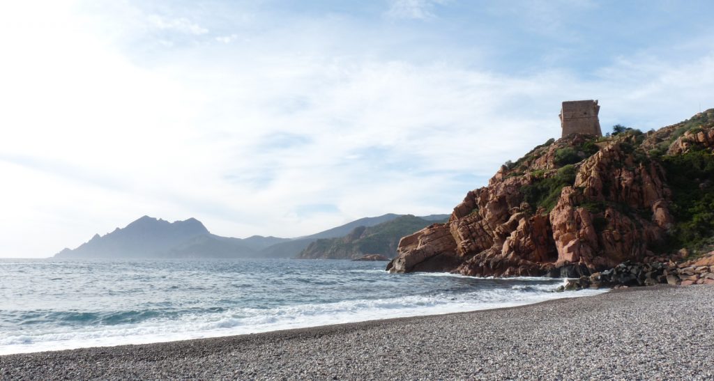 Accéder à la galerie complète (Corse) - Dieu est un fumeur de havanes