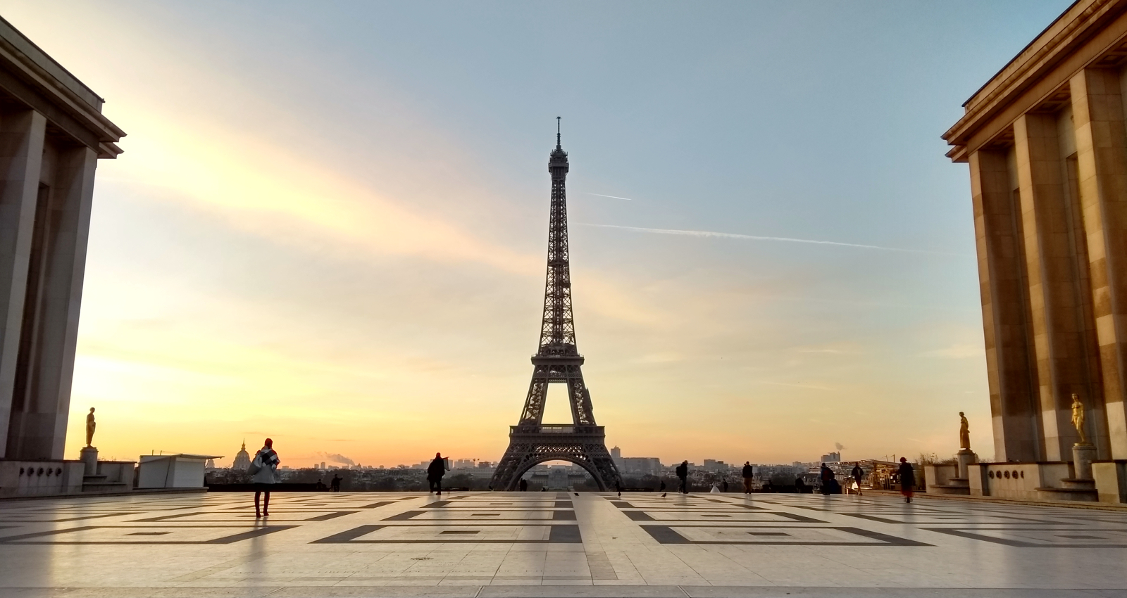 France - La tour Eiffel depuis le Trocadéro, Paris